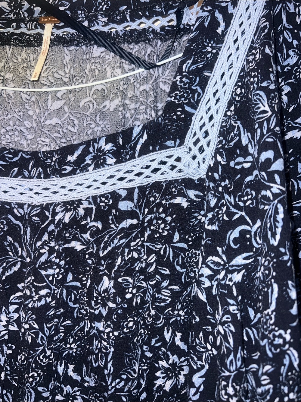 Free People Navy Floral Tiered Peasant Tunic M - Picture 6 of 6